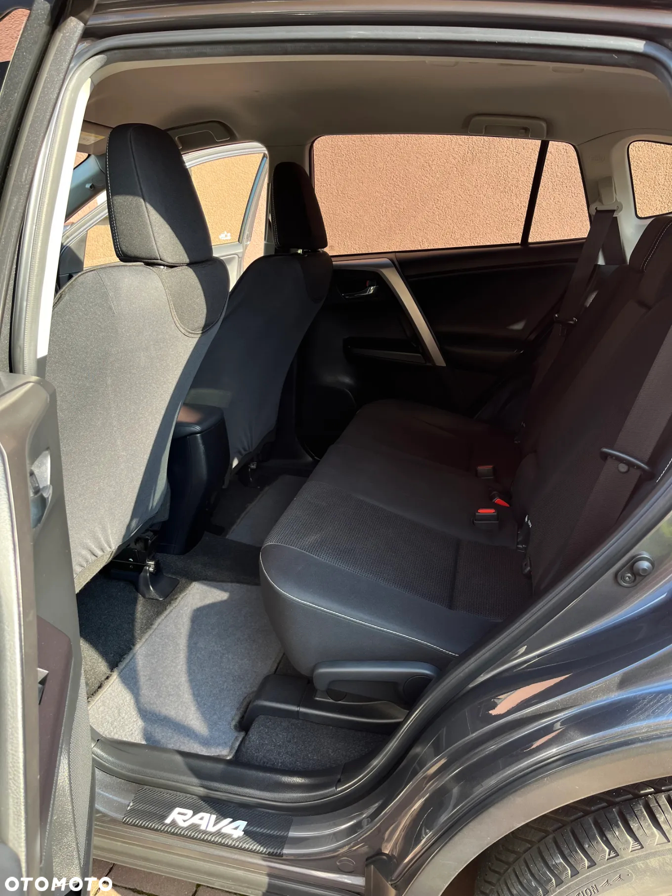Toyota RAV4 - 8