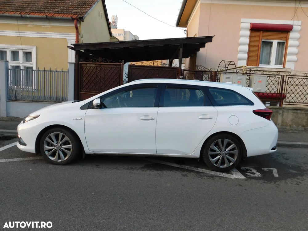 Toyota Auris - 4