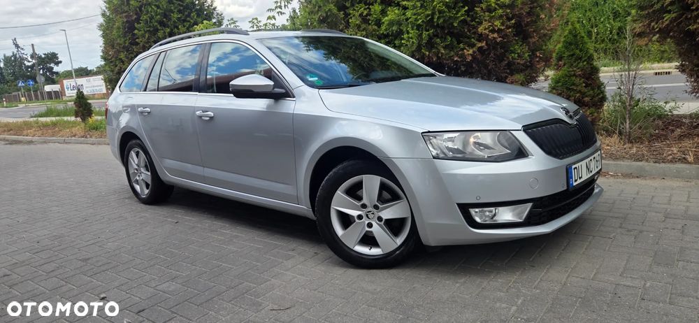 Skoda Octavia 1.6 TDI DPF Ambiente - 19