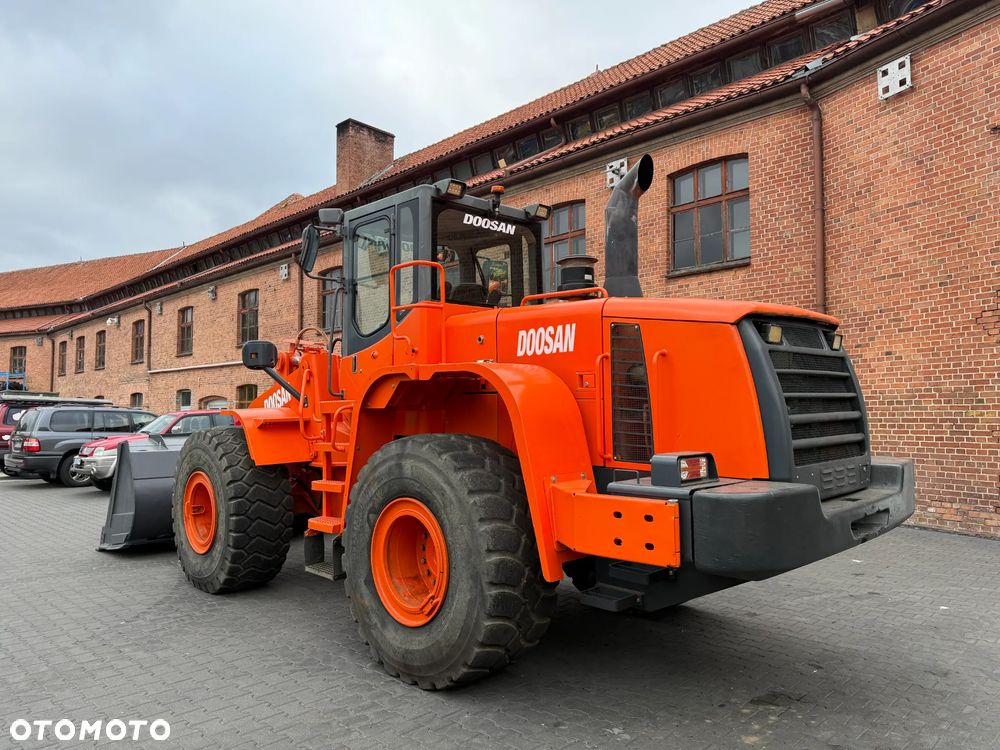 Doosan DL300 - 3