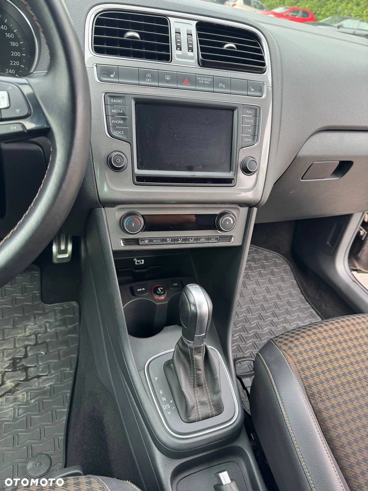 Volkswagen Polo 1.2 TSI BMT Highline DSG - 12