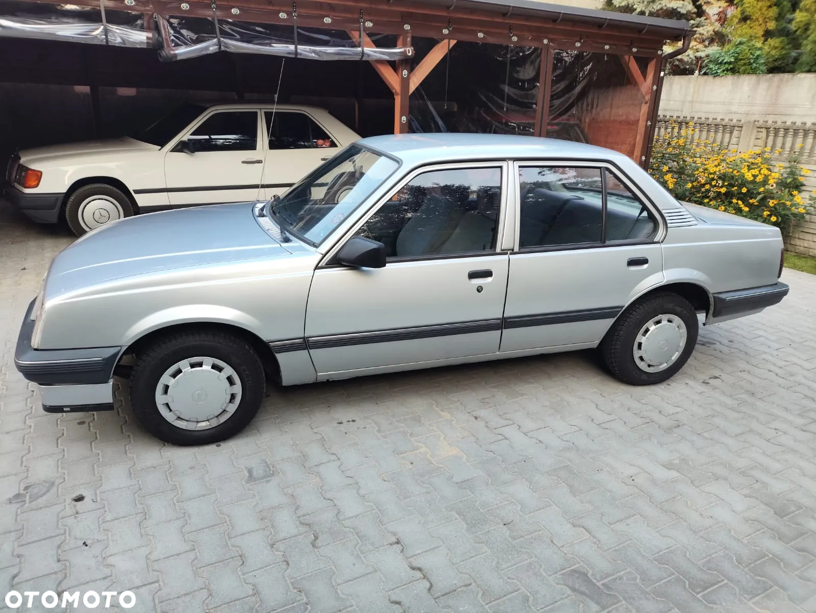 Opel Ascona C 1.6 L - 3