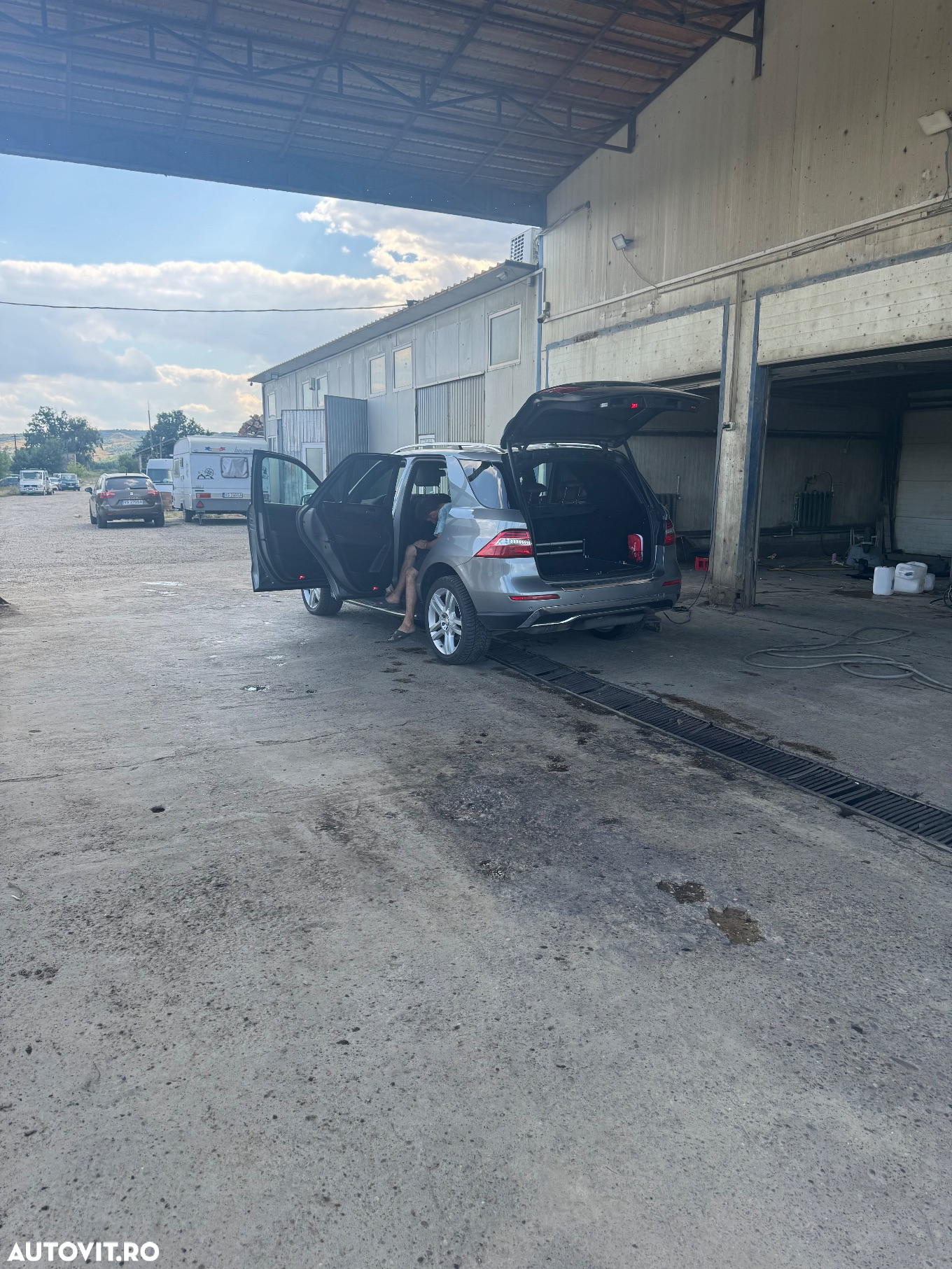 Mercedes-Benz ML 350 BlueTec 4MATIC Aut - 2