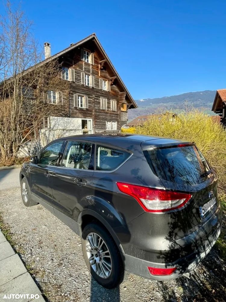 Ford Kuga 2.0 TDCi Powershift 4WD Titanium - 2