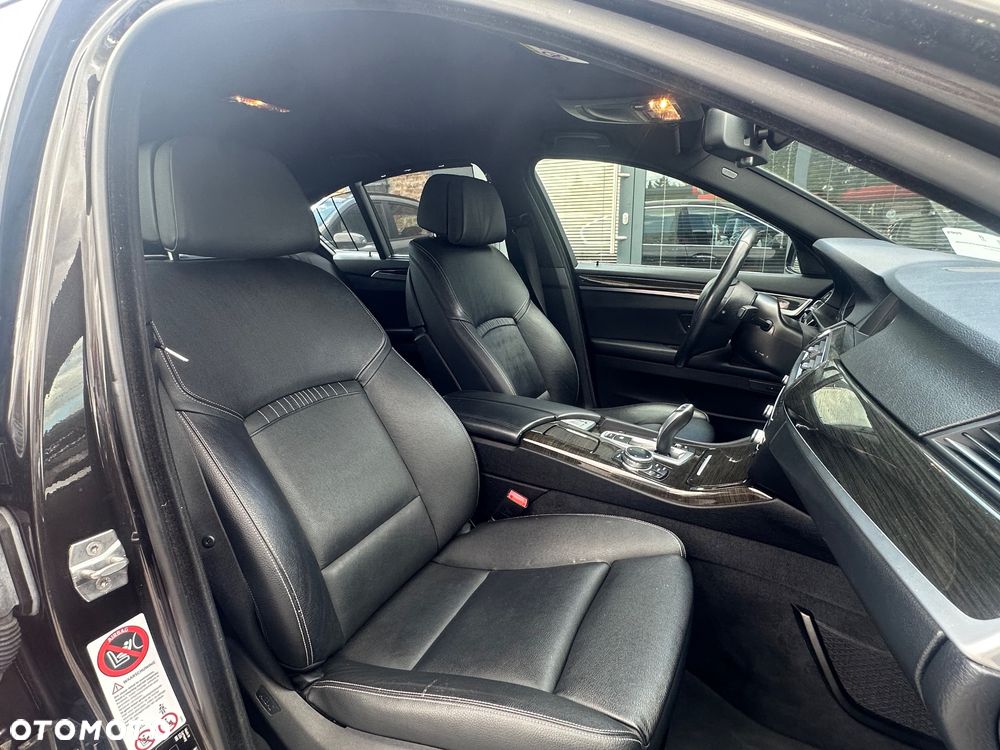BMW Seria 5 520i Luxury Line - 39