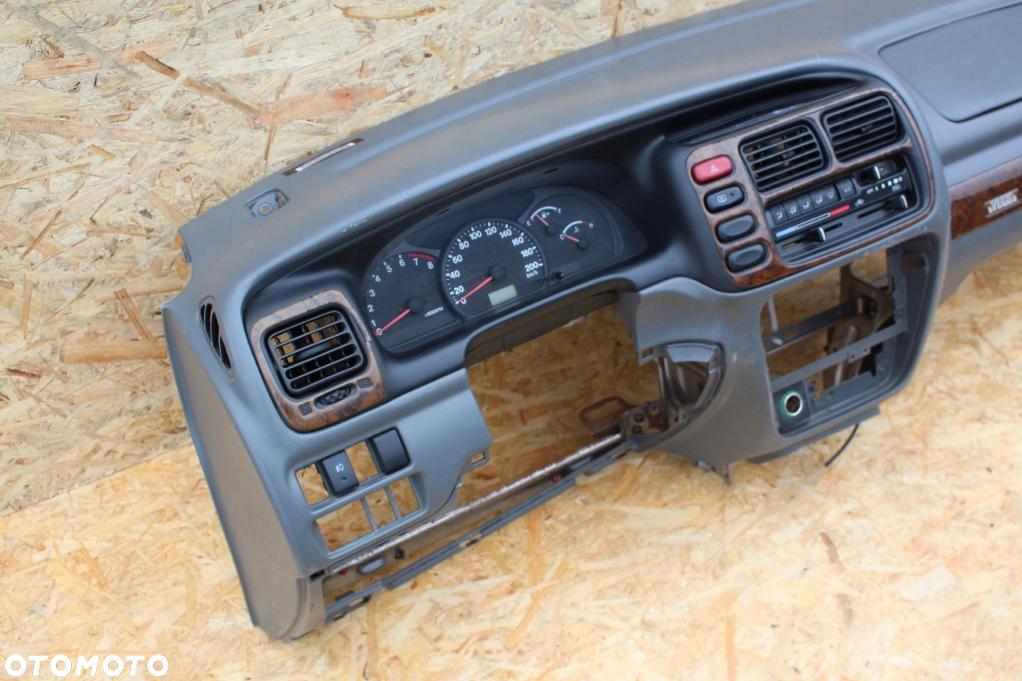 Deska rozdzielcza SUZUKI GRAND VITARA I kompletna - 3