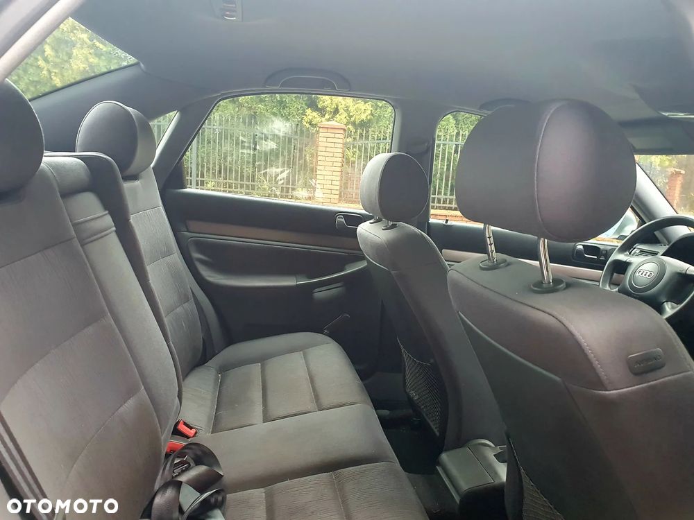 Audi A4 Limousine - 15