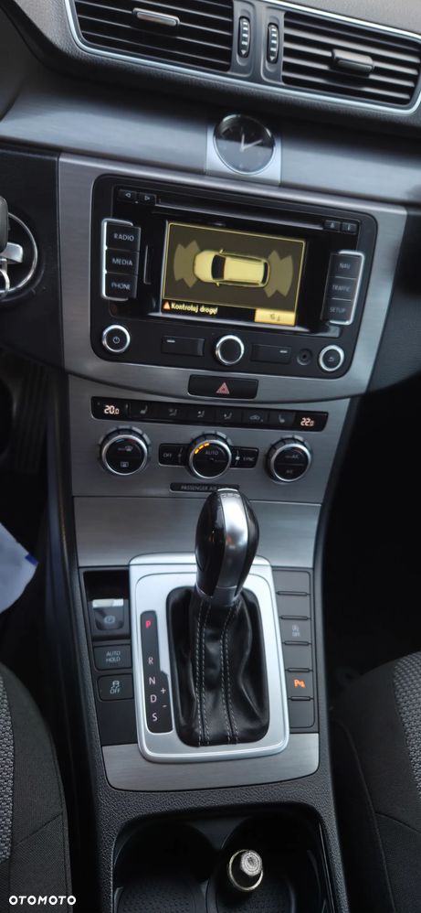 Volkswagen Passat Variant 2.0 Blue TDI DSG SCR Highline - 30