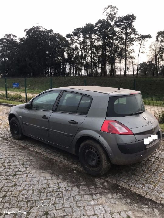Renault Megane II 1.5 DCi 101cv 5P 2004 - Para Peças - 8