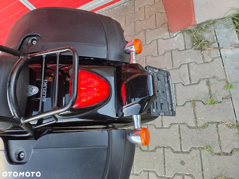 Suzuki Intruder - 10