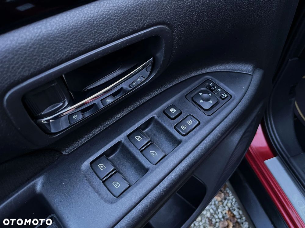 Mitsubishi Outlander 2.0 Intense + SDA 4WD CVT - 36