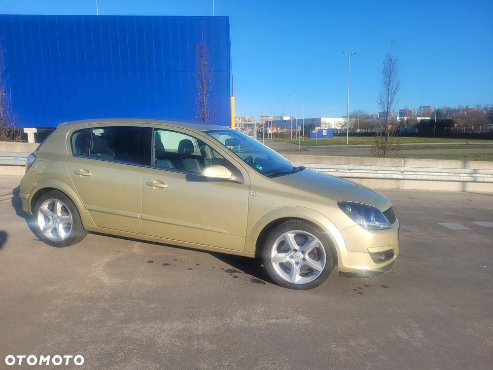 Opel Astra 2.0 Turbo Cosmo - 2