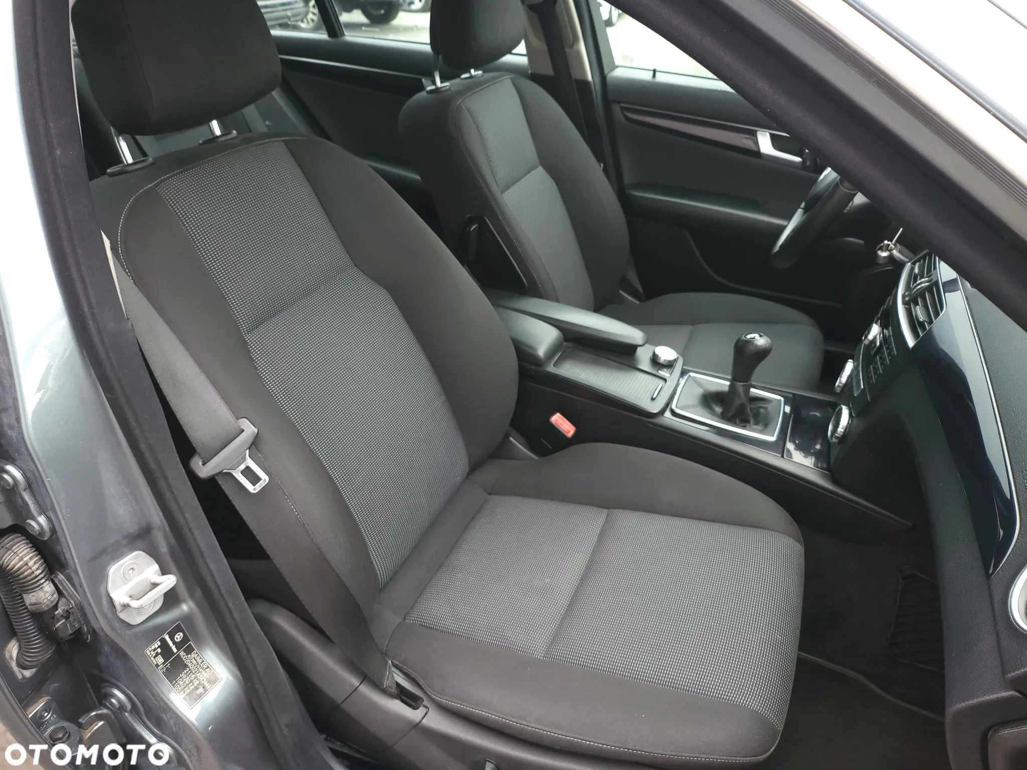 Mercedes-Benz Klasa C 220 CDI BlueEff Edition Elegance - 4