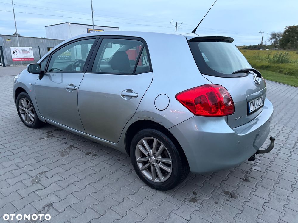 Toyota Auris 2008 photo 3