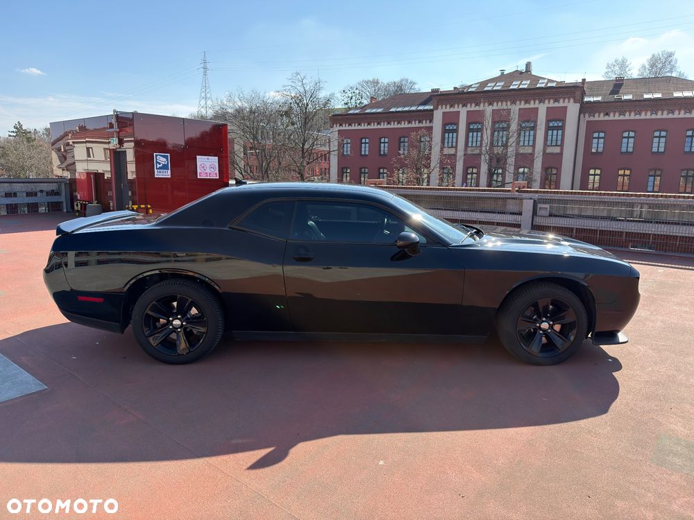 Dodge Challenger - 17