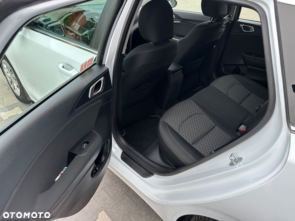 Kia Ceed 1.6 CRDi SCR M - 20