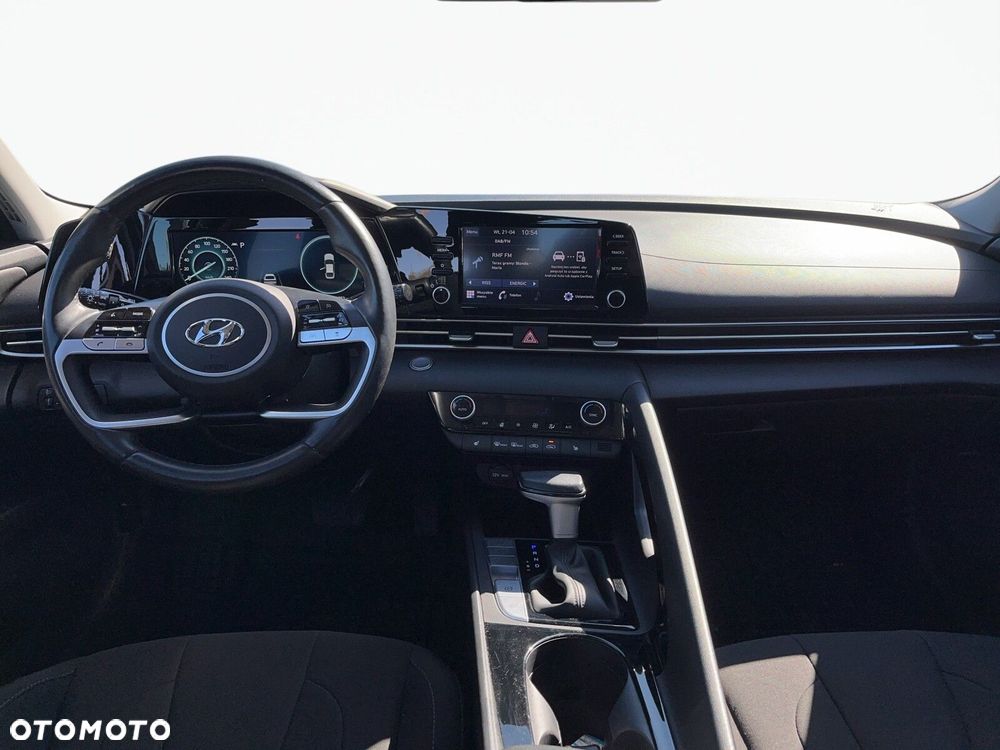 Hyundai Elantra 1.6 Smart CVT - 16