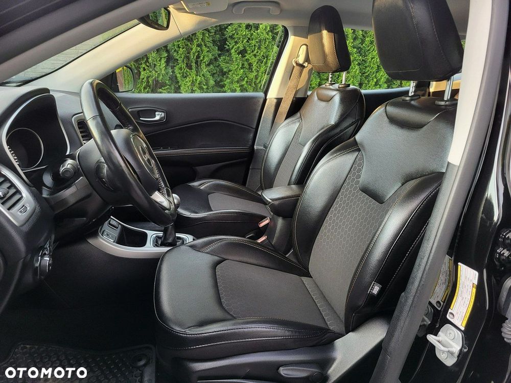 Jeep Compass - 12