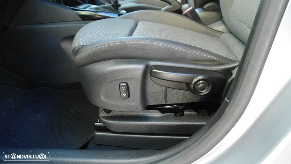 Opel Crossland X 1.2 Innovation - 29