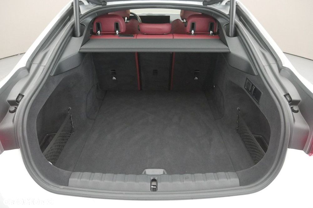 BMW i4 - 16