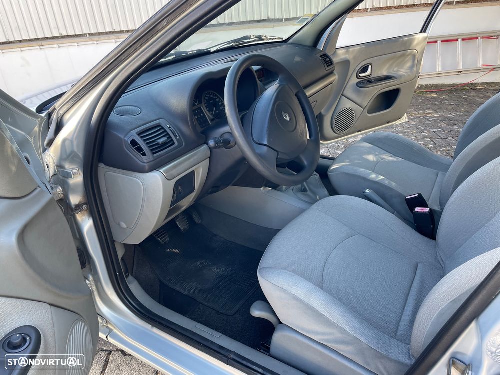 Renault Clio 1.2 16V Privilège - 20