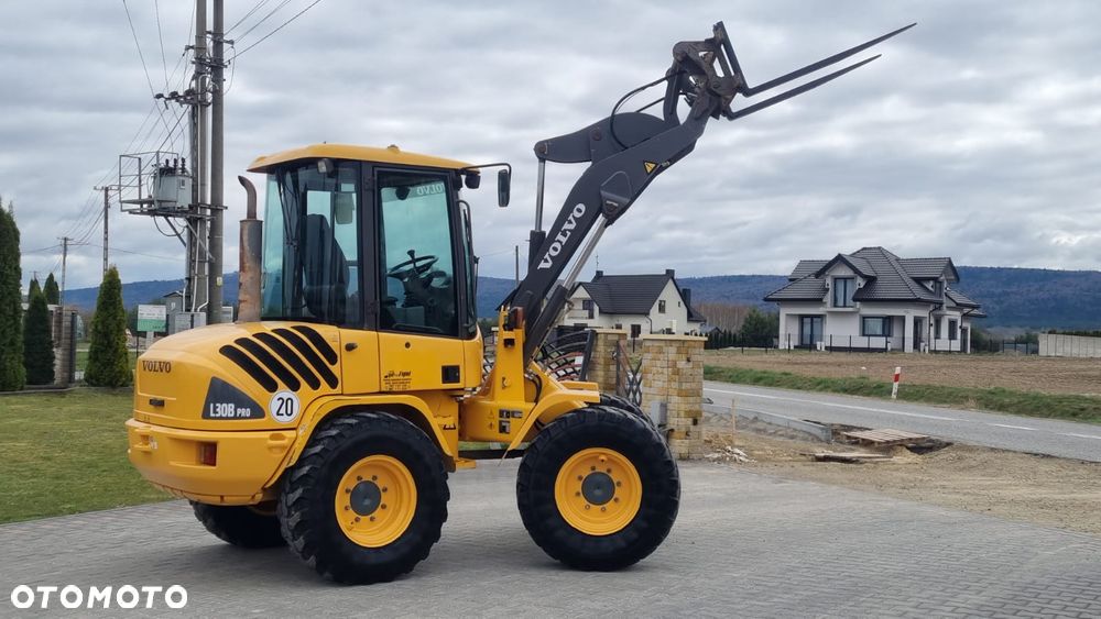 Volvo L30B/ Maszyna sprowadzona/ 6480H/ - 2