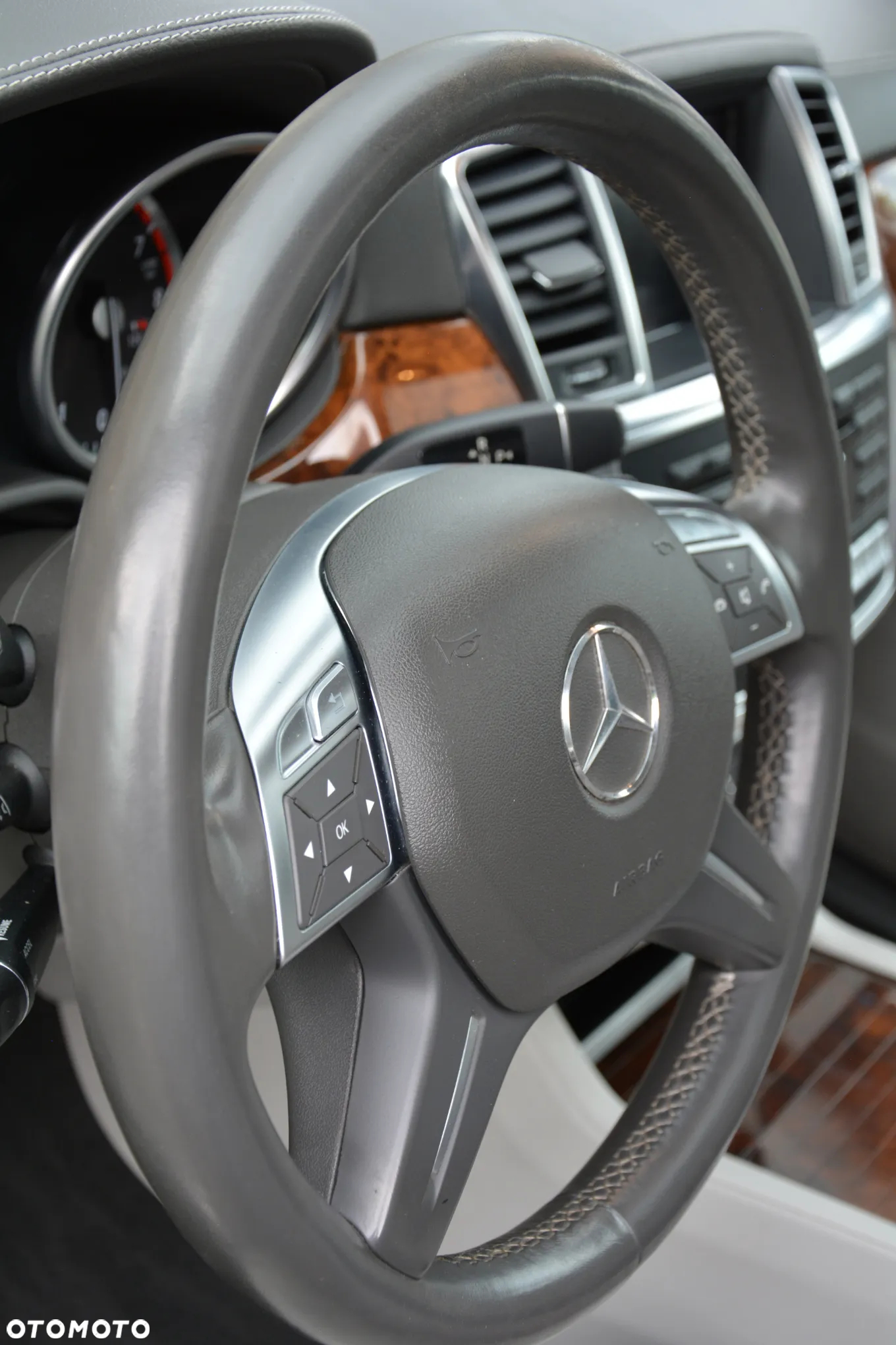 Mercedes-Benz GL - 14