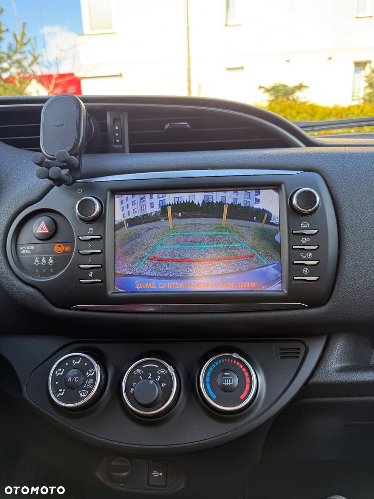 Toyota Yaris 1.5 Premium - 10