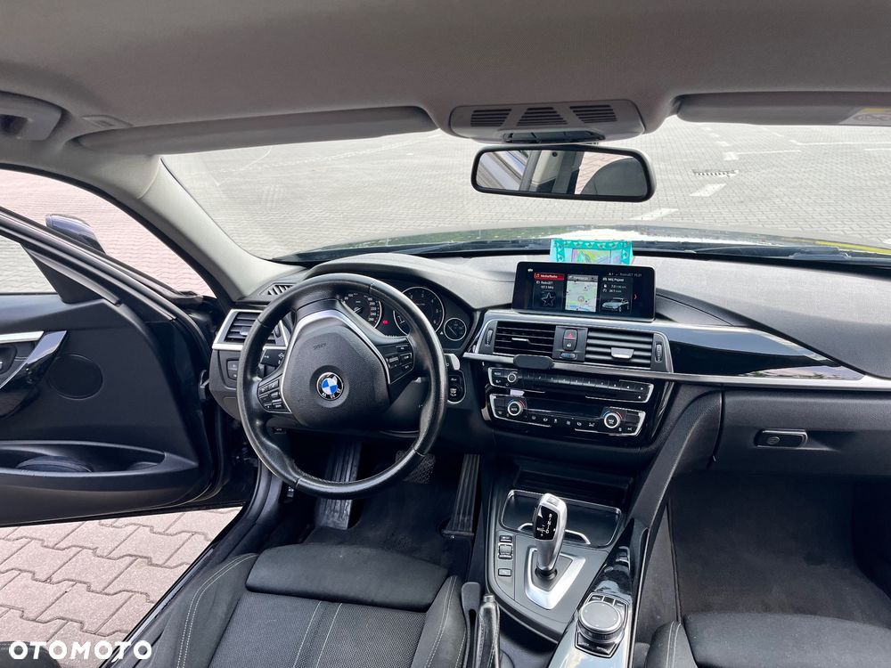 BMW Seria 3 318d Sport Line - 13