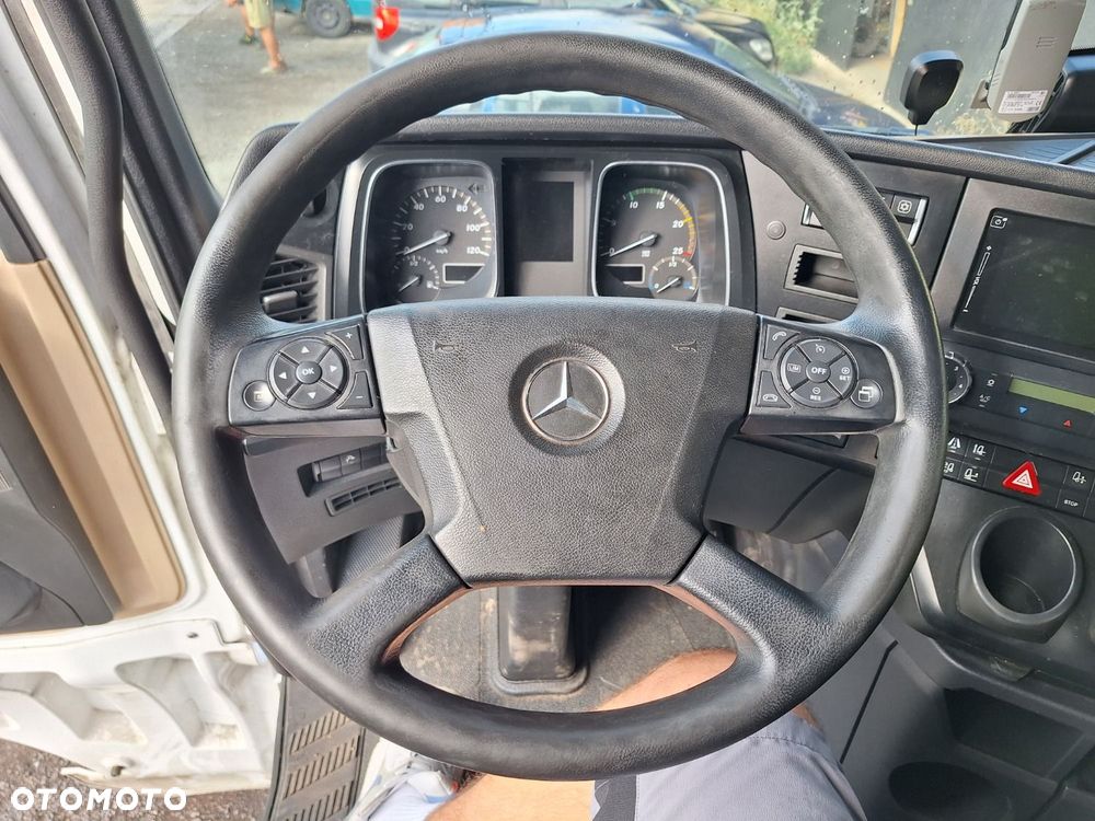 Versalift Actros 1845 - 15