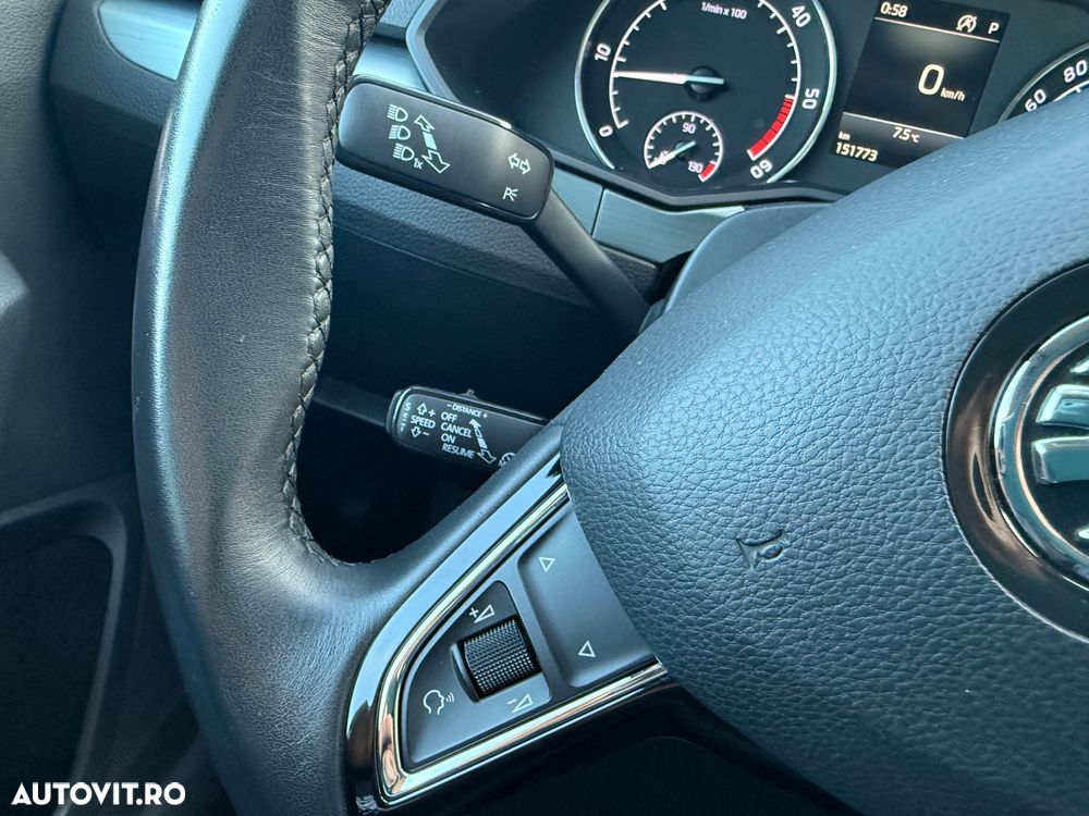 Skoda Superb 2.0 TDI DSG Active - 25