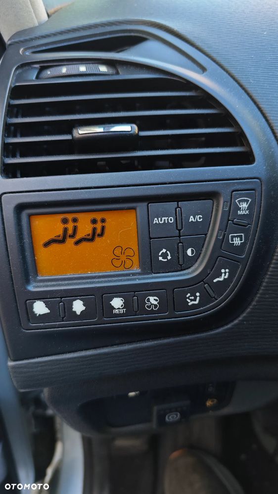 Citroën C4 Picasso - 24