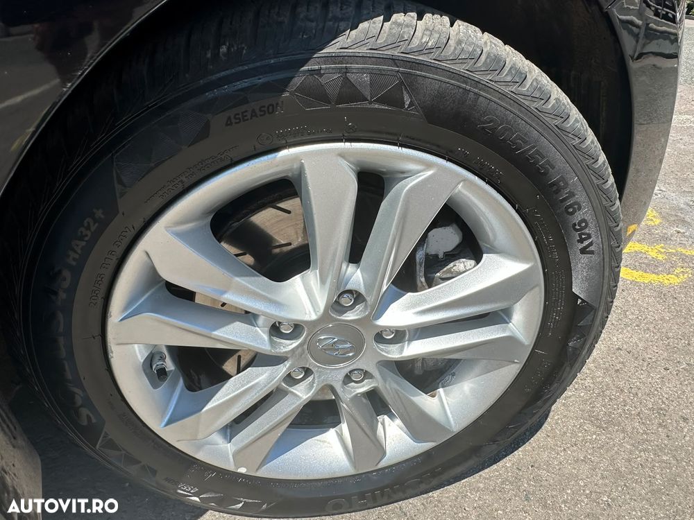Hyundai i30 i30cw 1.6 Fifa World Cup Edition - 9