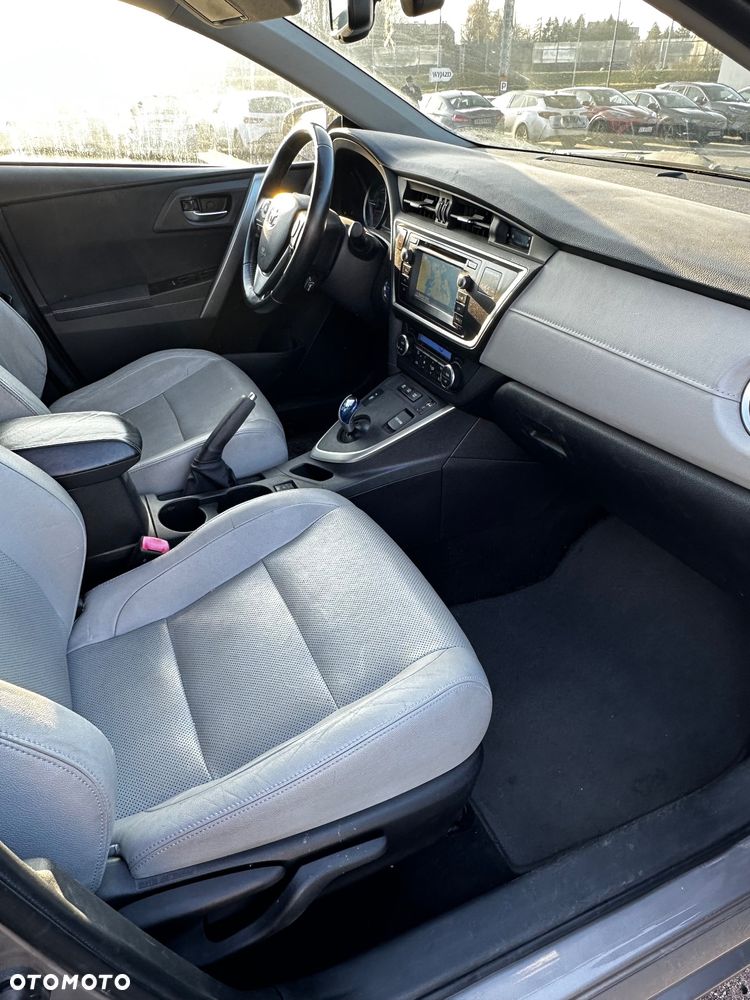 Toyota Auris Hybrid 135 Comfort - 17