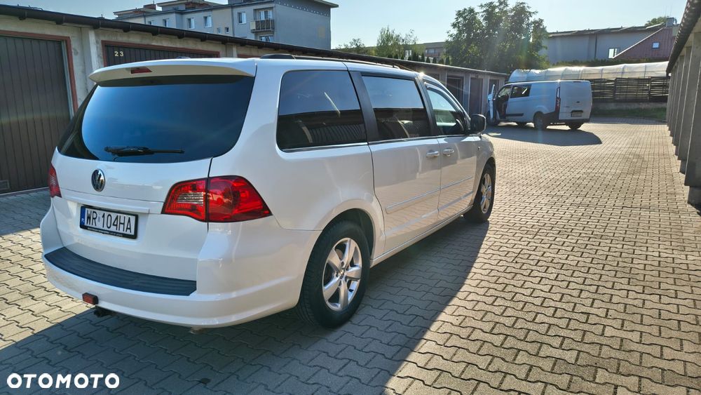 Volkswagen Routan - 7