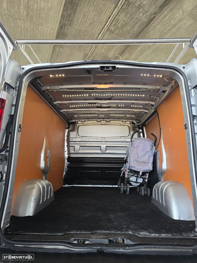 Renault Trafic - 17