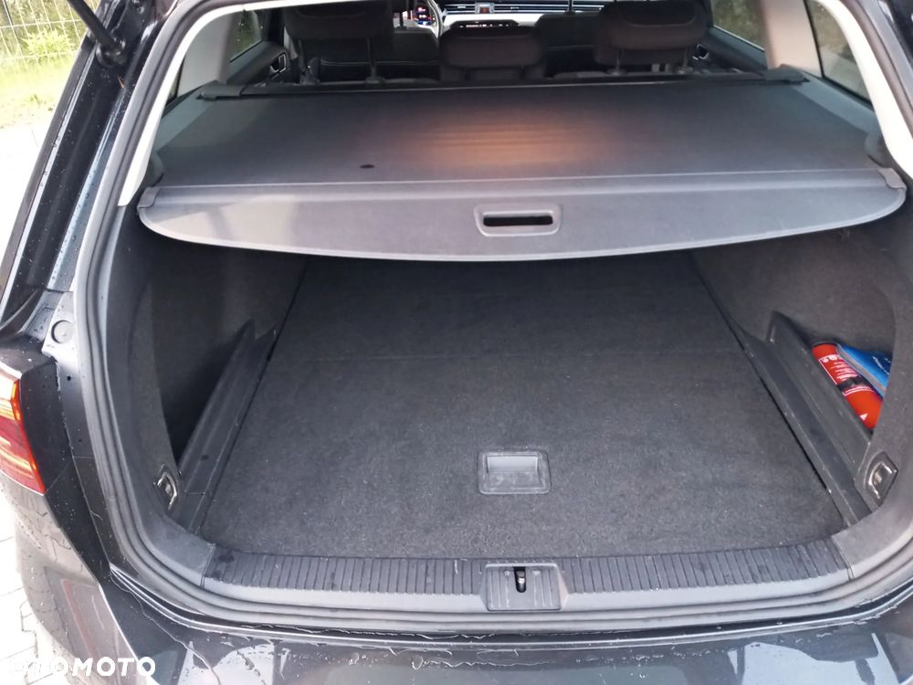 Volkswagen Passat - 15