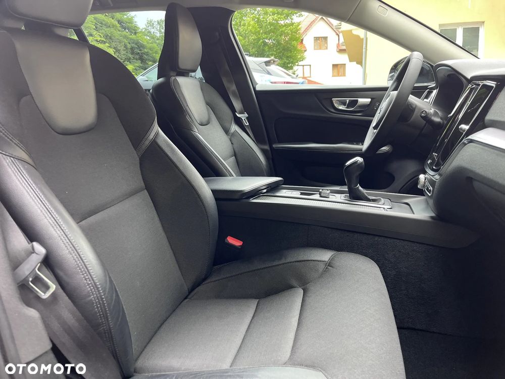 Volvo V60 D3 Momentum - 9