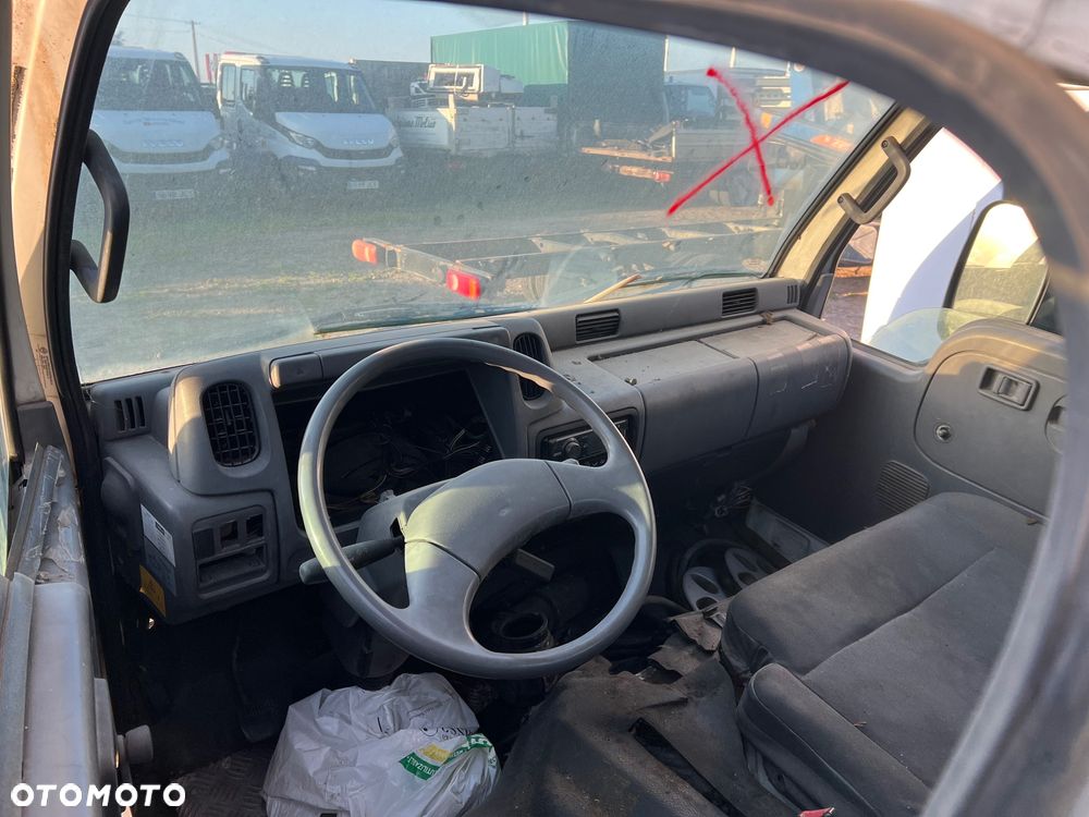 Kabina Nissan Cabstar Bez Korozji Import - 12