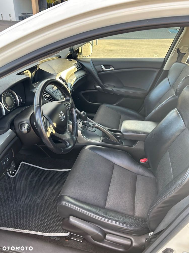 Honda Accord 2.4 Executive - 12