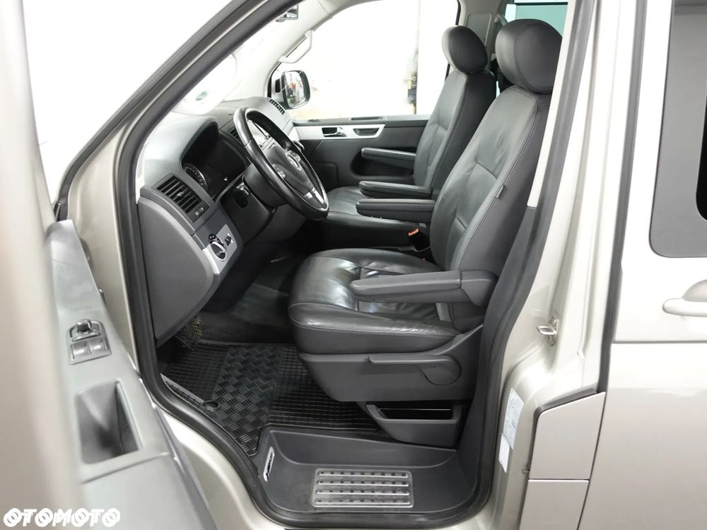 Volkswagen Multivan - 19