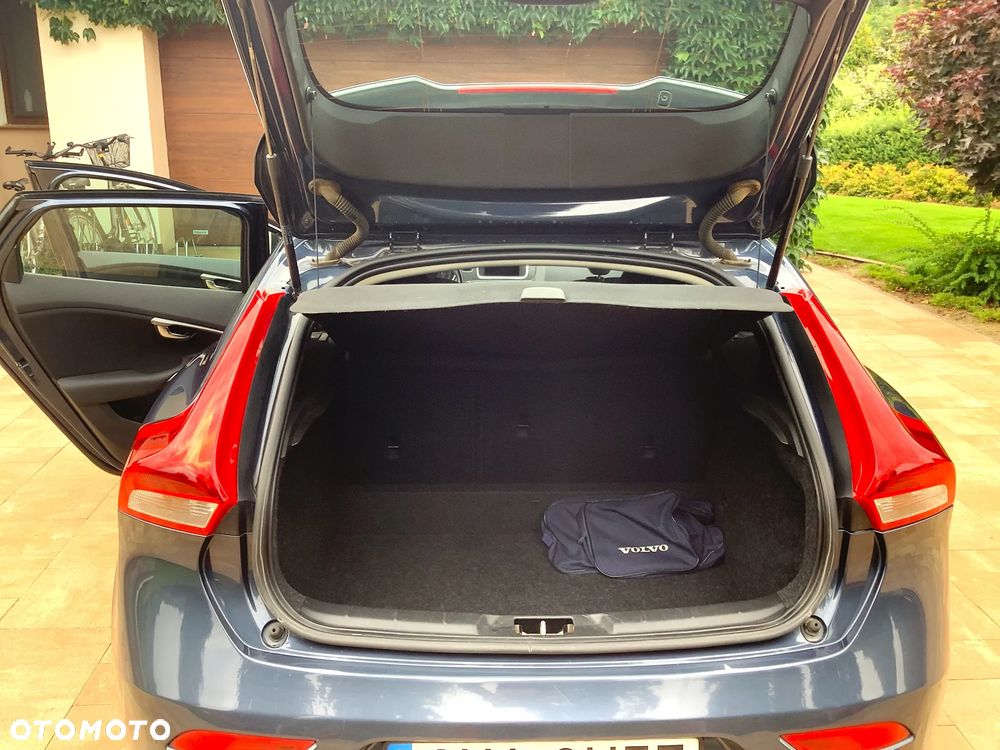 Volvo V40 D2 Drive-E SCR R-Design Momentum - 6