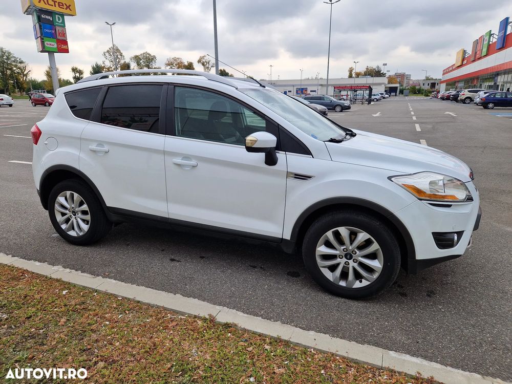 Ford Kuga 2.0 TDCi 2x4 Titanium - 25