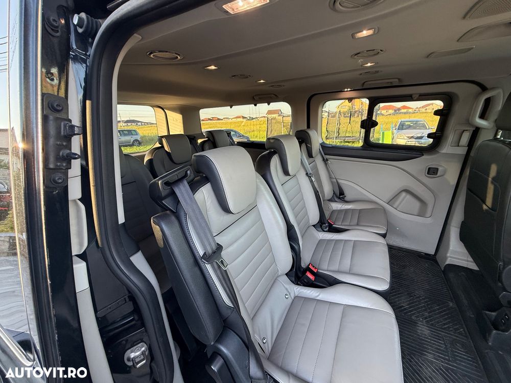 Ford Tourneo Custom Bus 320 2.0 EcoBlue 185 CP L2H1 Titanium Aut. - 9