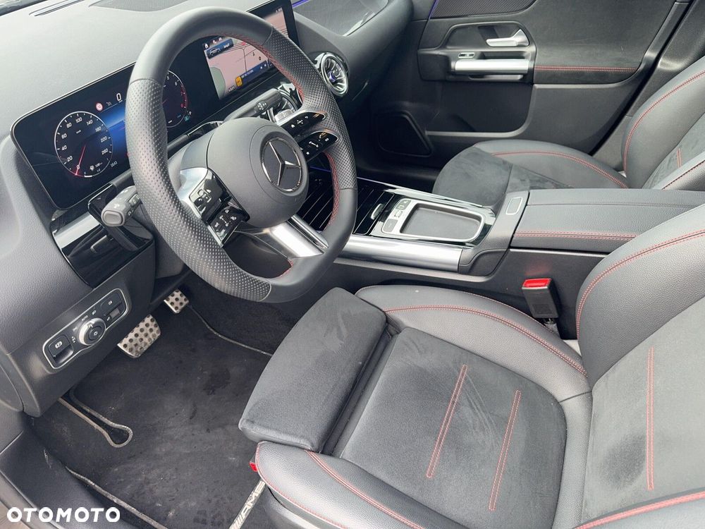 Mercedes-Benz GLA - 11