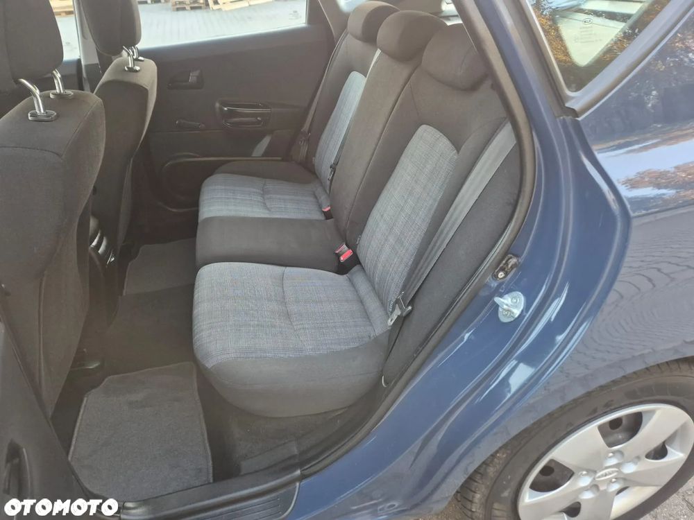 Kia Ceed - 21