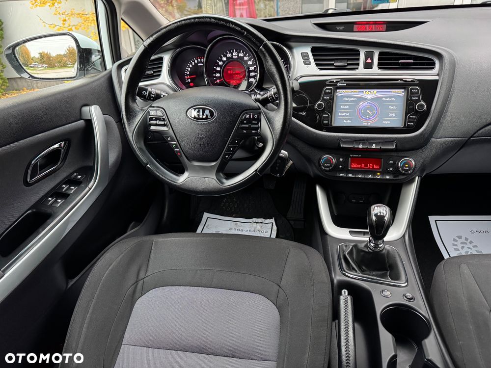 Kia Ceed 1.6 GDI SW ISG UEFA EURO 2016 - 7