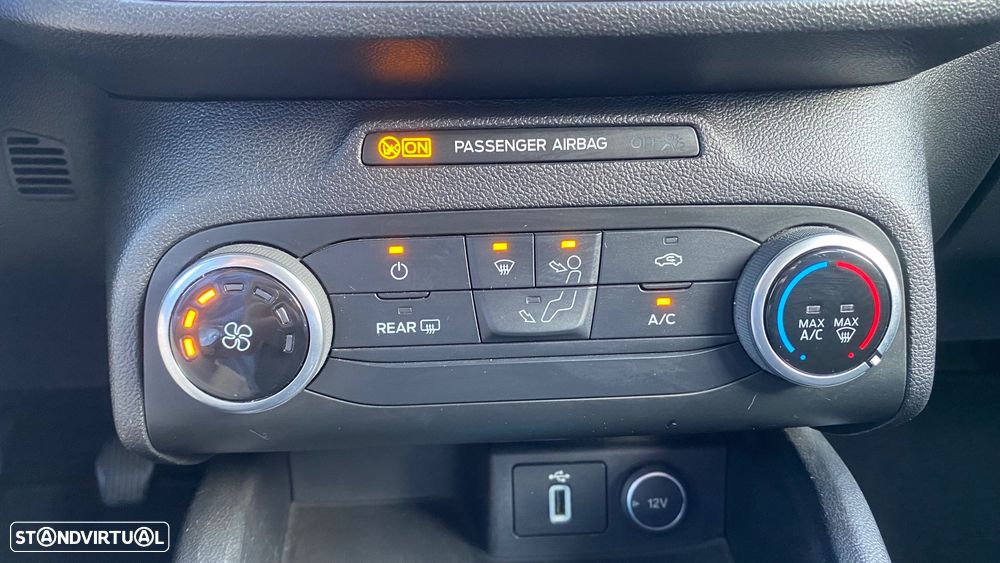 Ford Focus SW 1.5 TDCi EcoBlue Titanium - 46