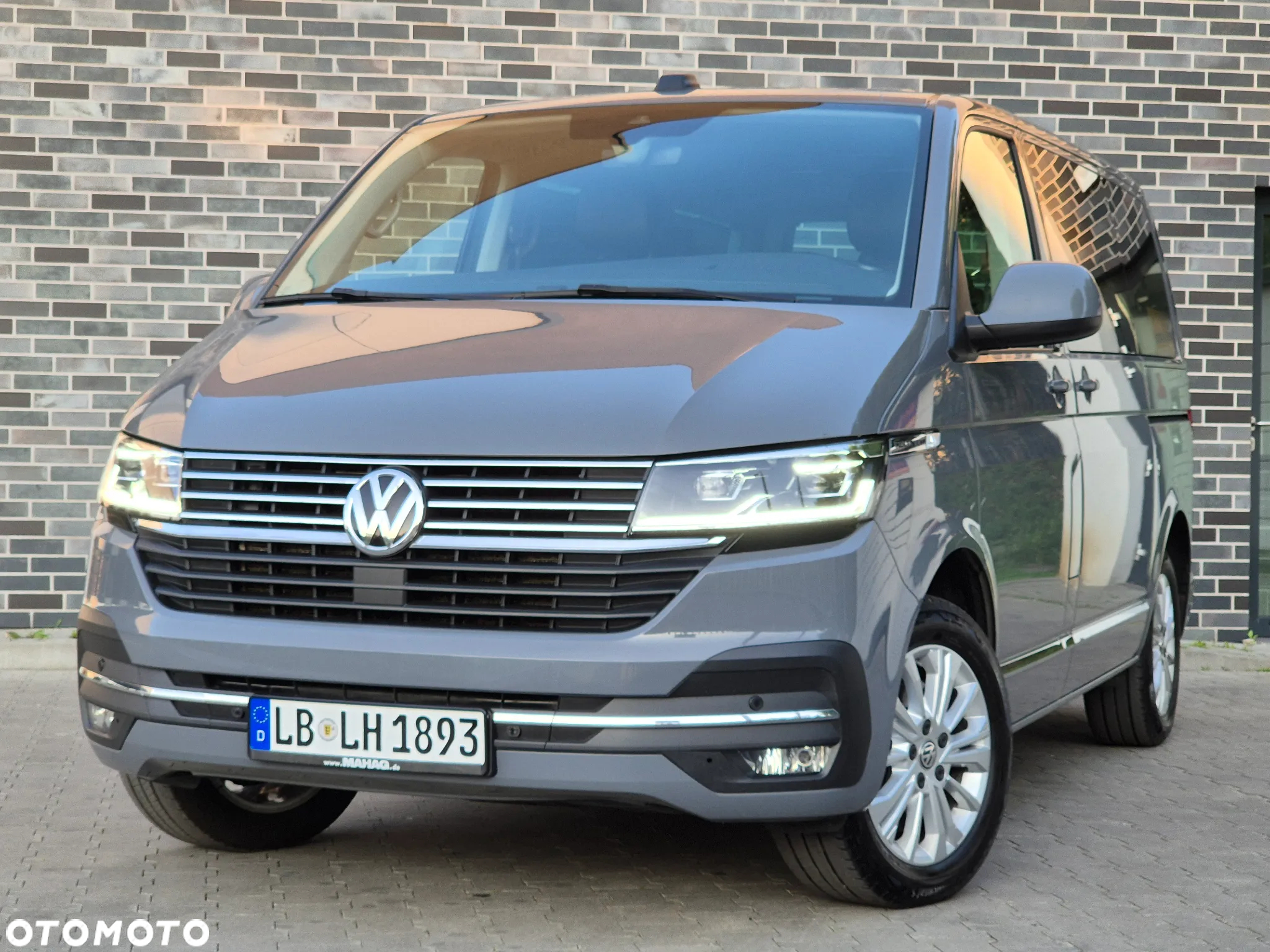 Volkswagen Multivan - 7