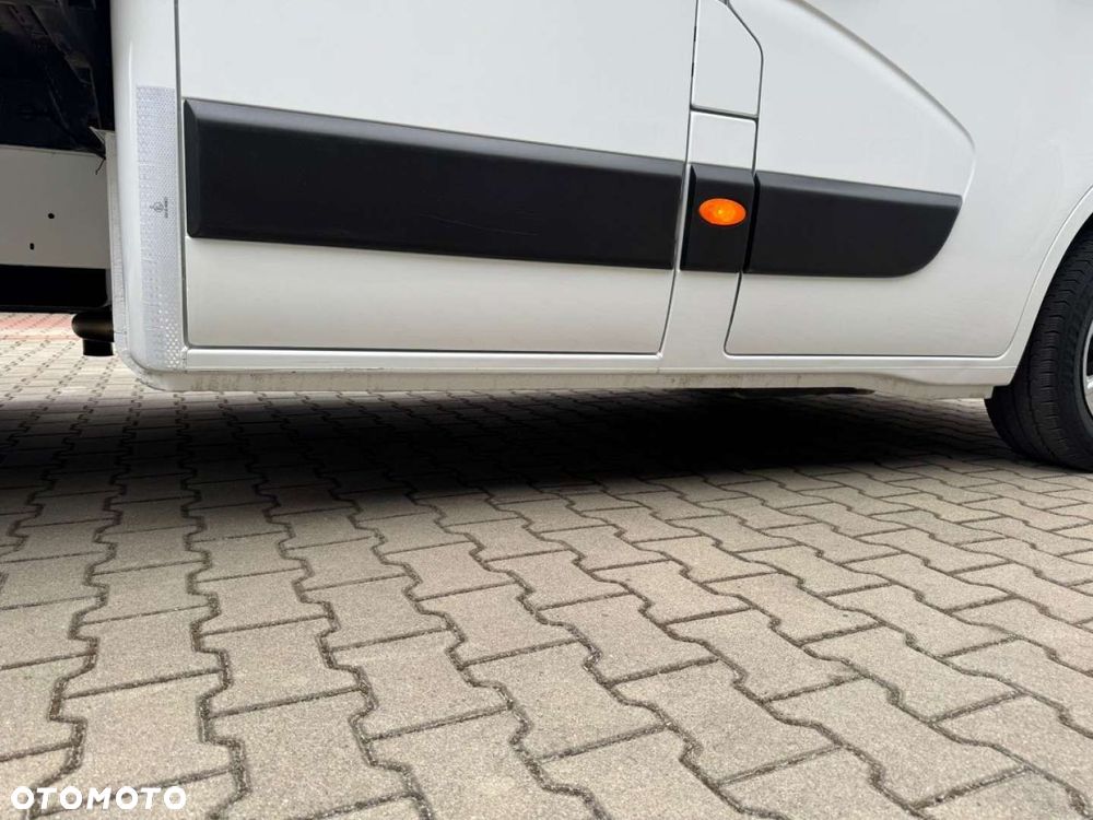 Renault Master Doka 7-osobowy - 29